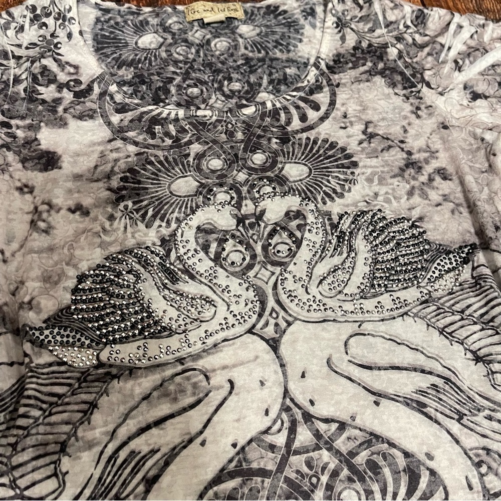 Y2K Live & Let Love Women’s Shirt - Picture 4 of 5